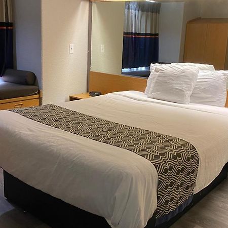 Microtel Inn & Suites By Wyndham Ардмор Экстерьер фото